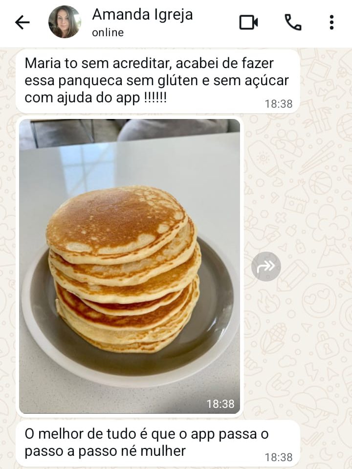 Mensagem da Amanda com foto das panquecas que fez